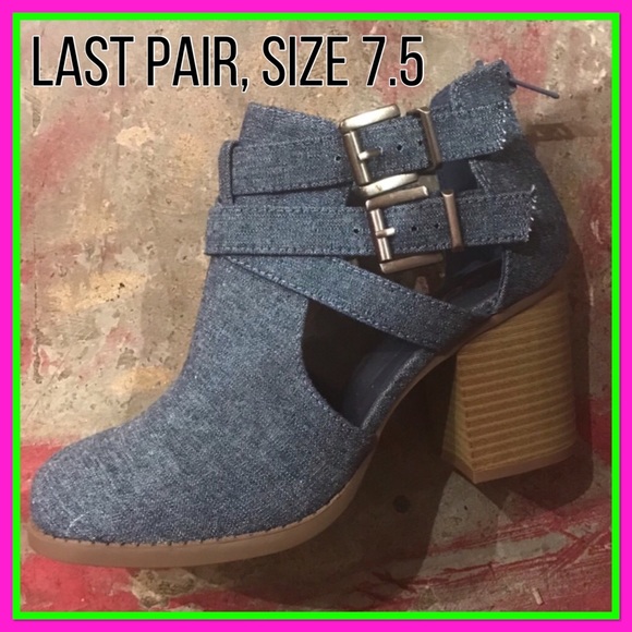 Shoes - 📌 Denim Fabric BOOTiES with criss cross buckles